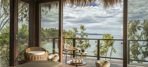 Biệt thự trước biển có hồ bơi (Beachfront Pool Villa)