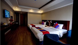 Suite Gia đình (Family Suite) Suite Gia đình (Family Suite)
