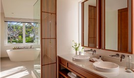 Deluxe Suite – Hướng vườn Deluxe Suite – Hướng vườn