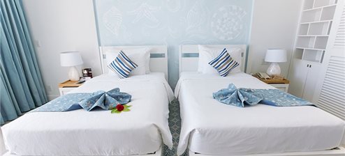 Azul hướng biển