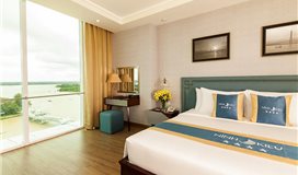 Superior Hướng thành phố (Superior City View) - Khách Việt