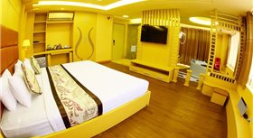 Khách sạn Holiday One