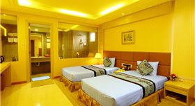 Khách sạn Holiday One