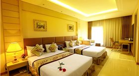 Khách sạn Holiday One