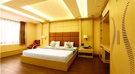 Khách sạn Holiday One