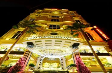 Khách sạn Holiday One