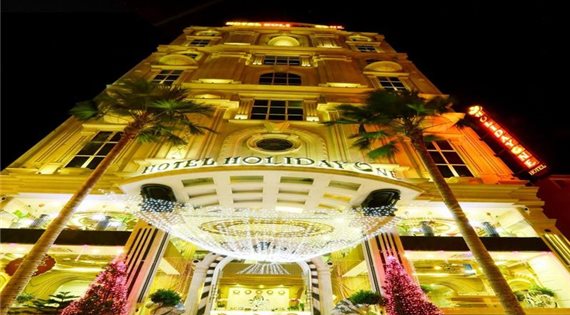 Khách sạn Holiday One