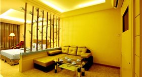 Khách sạn Holiday One