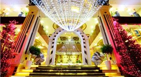 Khách sạn Holiday One