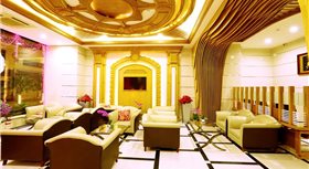 Khách sạn Holiday One