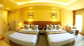 Khách sạn Holiday One