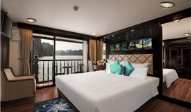 Suite Senior Có Ban Công Riêng & Bể Sục