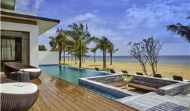 Three Bedroom Villa with Private Pool – Beach Front