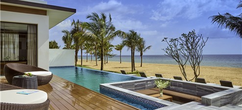 Three Bedroom Villa with Private Pool – Beach Front