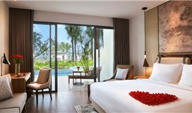 Superior King Room with Direct Pool Access